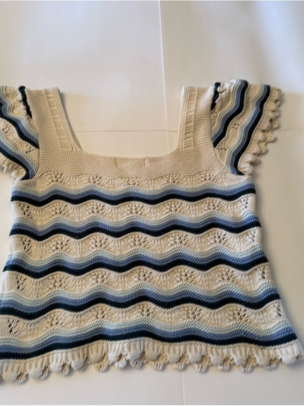 Jessica Simpson Cream crochet, top flutter sleeves Top boho festival sz xl